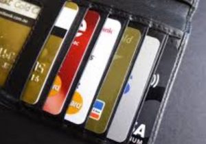 Debit Card क्या होता हैं? डेबिट और क्रेडिट कार्ड में क्या अंतर हैं